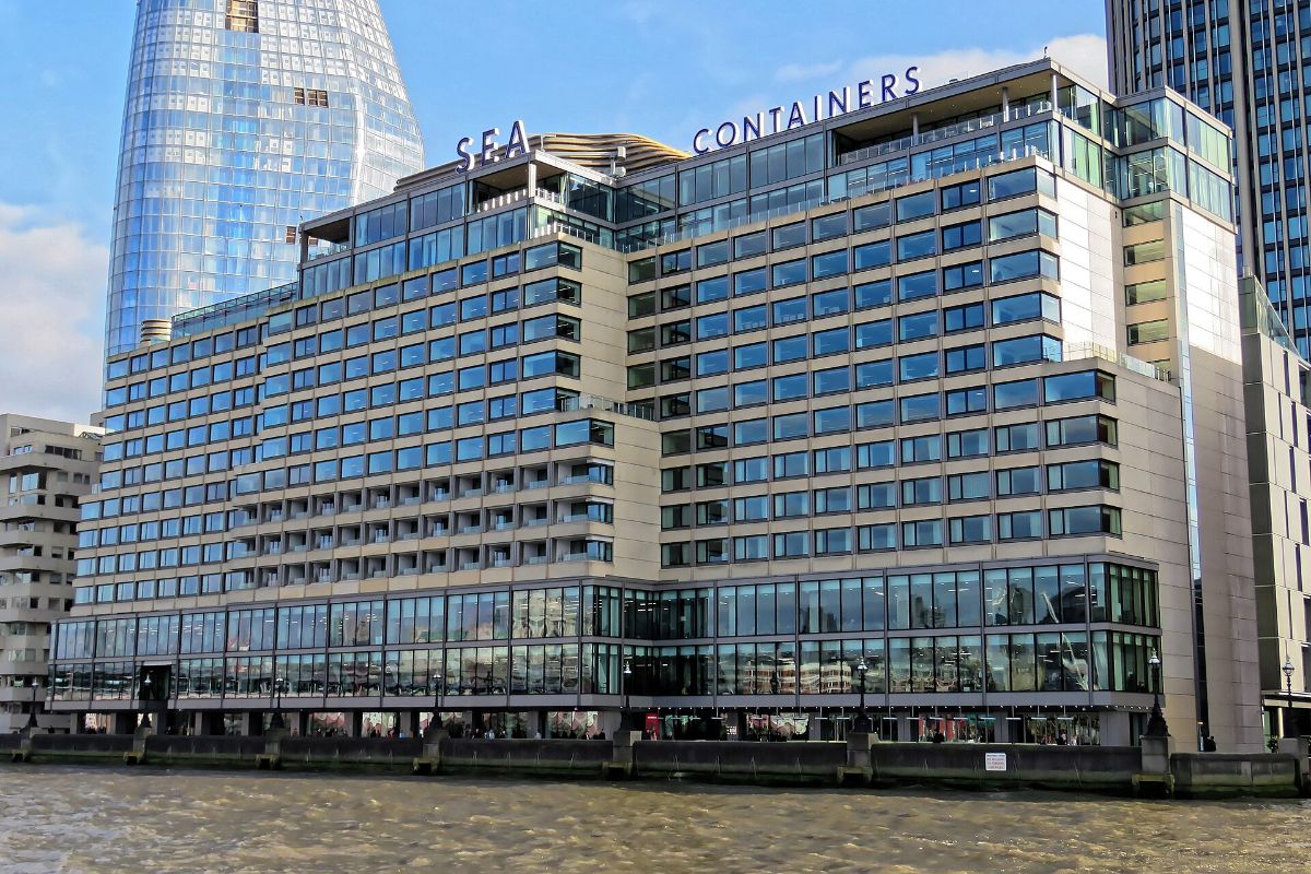 ساختمان Sea Containers House در کنار رود تیمز لندن، دفتر مرکزی گروه تبلیغاتی WPP